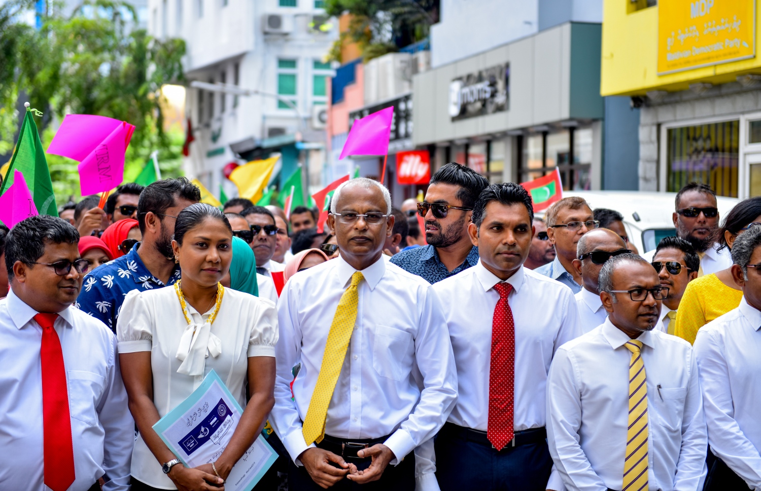 އިދިކޮޅު ކެންޑިޑޭޓް އިބޫ އާއި ރަނިންމޭޓް ފައިސަލްގެ ފޯމު ހުށަހެޅުން