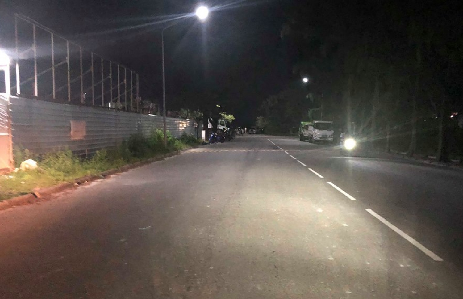 ހުޅުމާލޭ ފިތުރޯނުމަގުގައި ހުރި ސްޕީޑް ބަމްޕަރެއް: ވަރަށް ކައިރިވުމުން ނޫނީ މި ތަނުގައި ބަމްޕަރެއް ހުންނަ ކަމެއް ނޭނގޭ