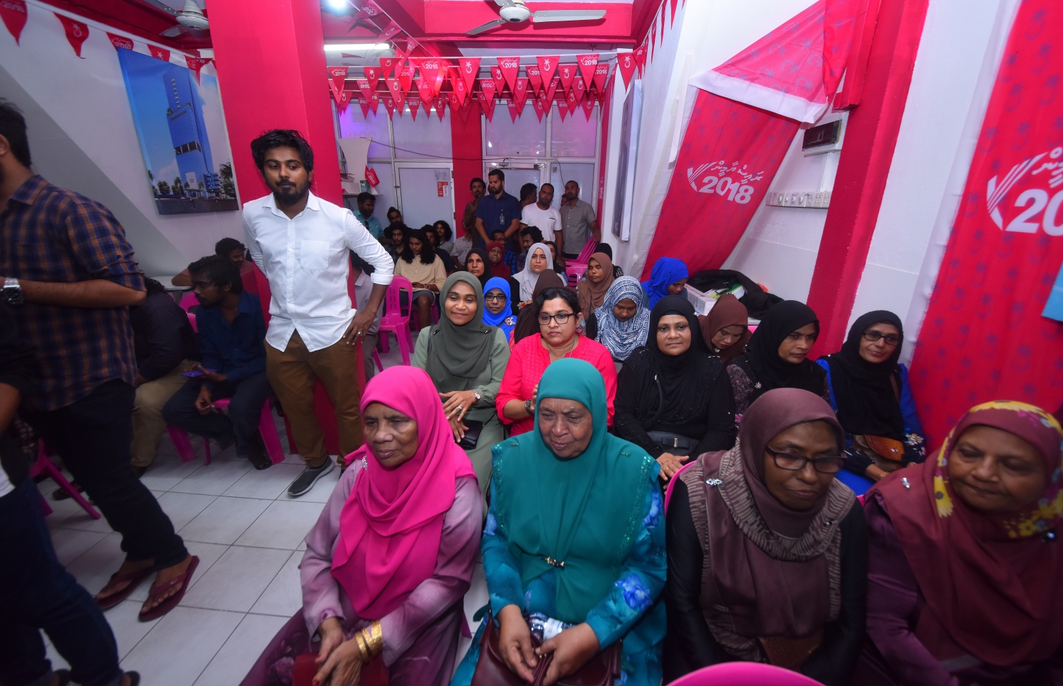 ޕީޕީއެމްގެ ޖަގަހަ ހުޅުވަން ރޭ ބޭއްވި ރަސްމިއްޔާތުގައި އެ ޕާޓީގެ ސަޕޯޓަރުން ބައިވެރިވަނީ -- ފޮޓޯ: އަހުމަދު ނިޝާތު/ މިހާރު