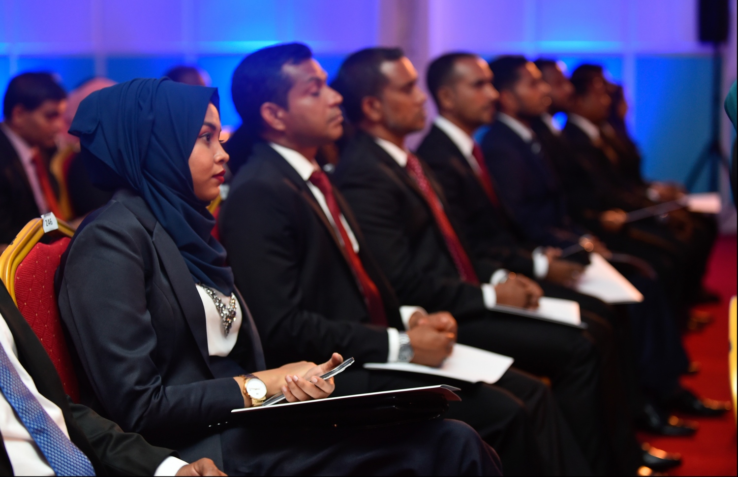 މާލެ: ޖުލައި 30، 2018: ދަރުބާރުގޭގައި ބޭއްވި ގާނޫނީ ވަކީލުން ހުވާކުރުމުގެ ރަސްމިއްޔާތުގެ ތެރެއިން.-- ފޮޓޯ: ހުސައިން ވަހީދު /މިހާރު