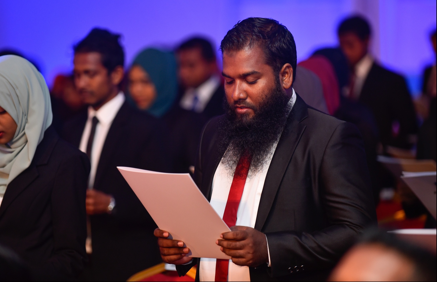 މާލެ: ޖުލައި 30، 2018: ގާނޫނީ ވަކީލުން ހުވާކުރުމުގެ ރަސްމިއްޔާތުގައި ވަކީލުން ހުވާކުރައްވަނީ.-- ފޮޓޯ: ހުސައިން ވަހީދު /މިހާރު