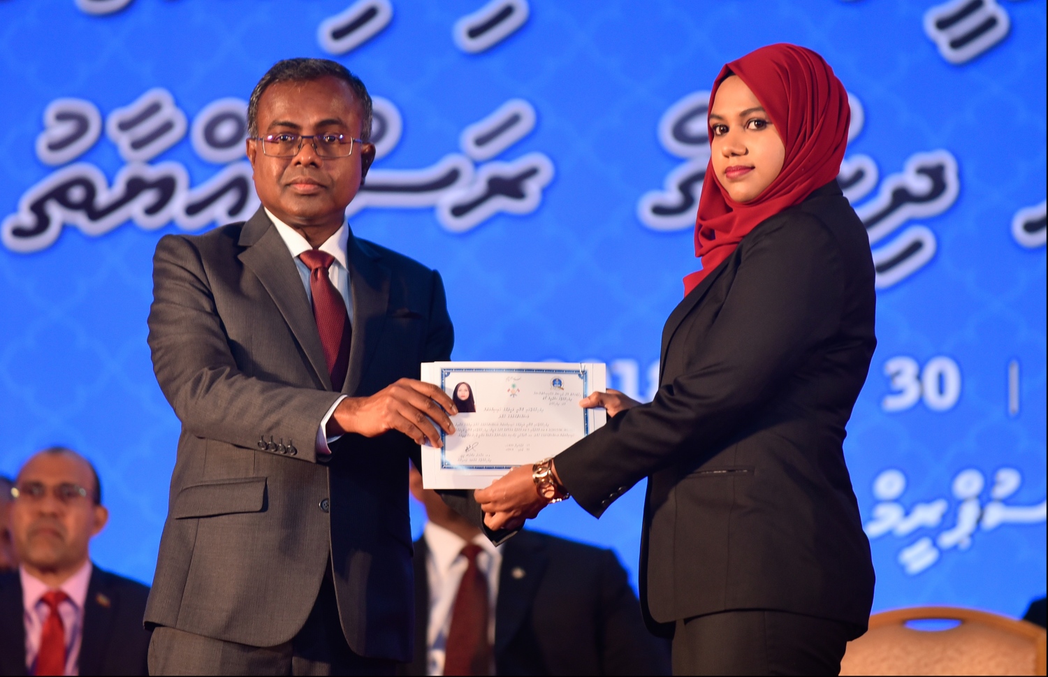 ގާނޫނީ ވަކީލުން ހުވާކުރުން