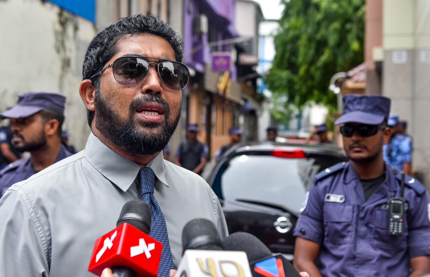 މެމްބަރު އަލީ ޝާހް ނޫސްވެރިންނާ ވާހަކަ ދައްކަވަނީ-- ފޮޓޯ: ނިޝާން އަލީ/މިހާރު