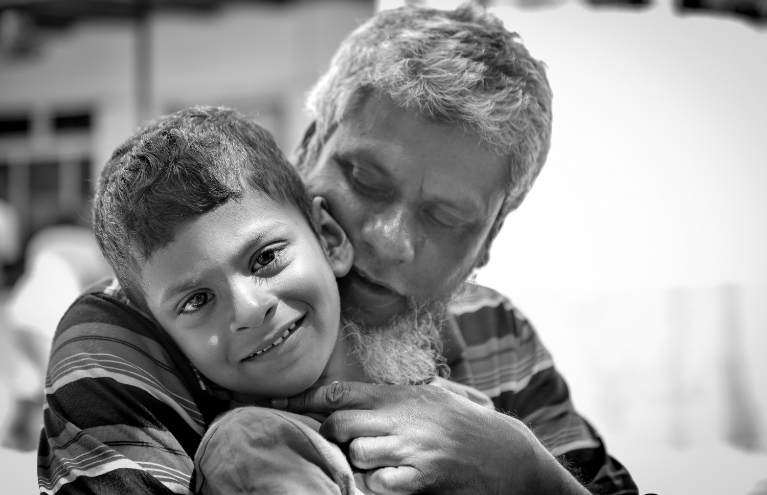 މޫސަބެ އޭނާގެ ދަރިފުޅާ އެކު.---ފޮޓޯ: ނިޝާން އަލީ/މިހާރު