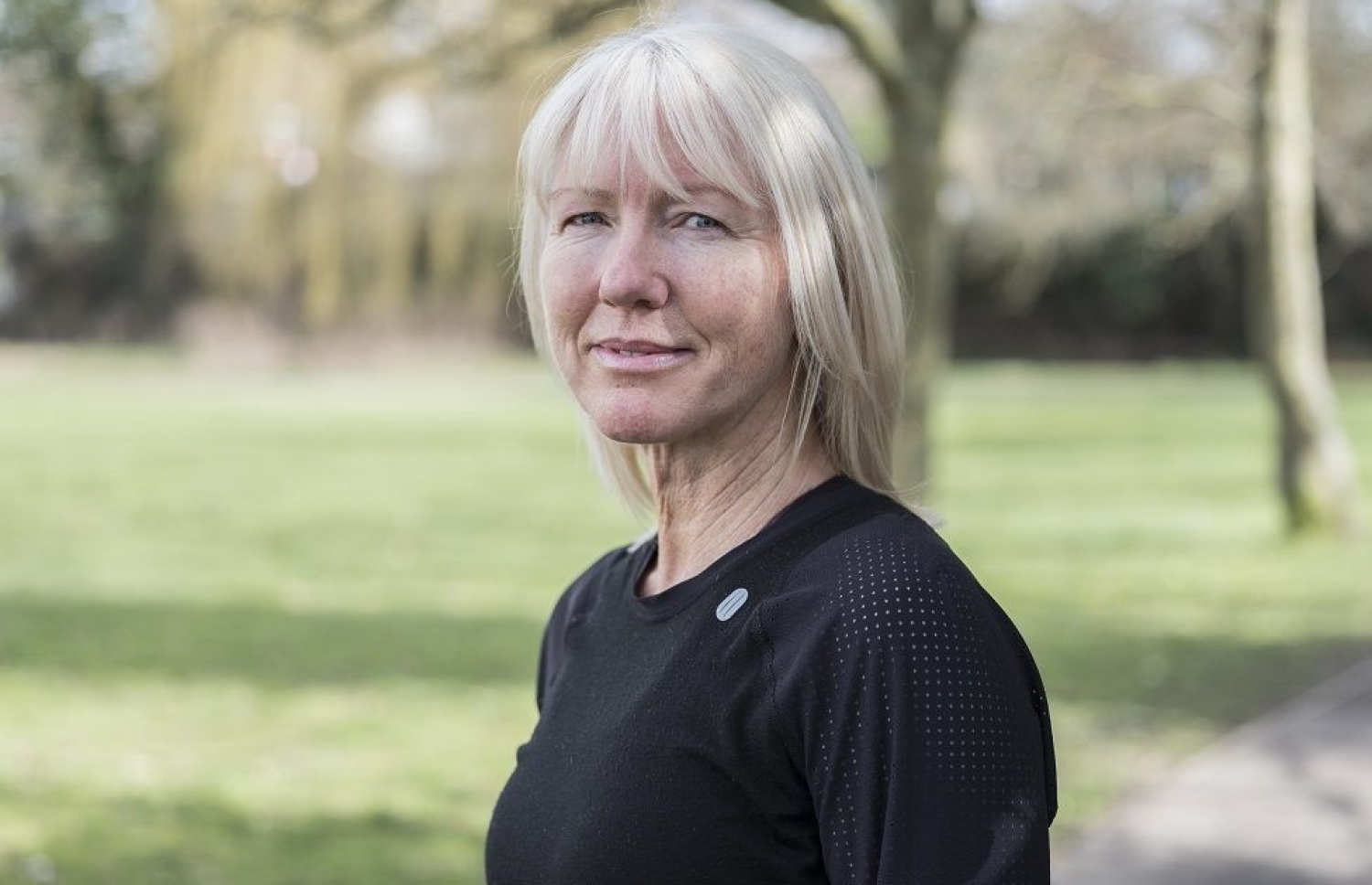 ކަރެން ޖޯންސް: ޑިޕްރެޝަނުން ދުރުކޮށް ދިނީ ދުވުން.