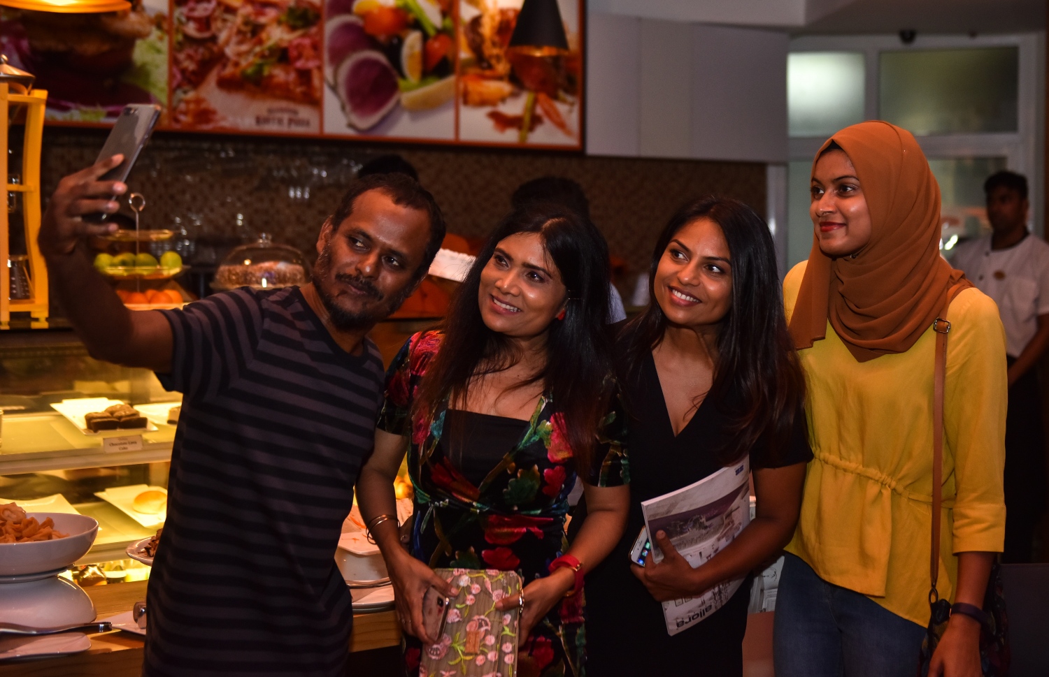 އޮގަސްޓް 7، 2018- ސީހައުސް ބްރެސަރީ: "ދޯ" މަޖައްލާގެ 12 ވަނަ އަދަދު ނެރުމުގެ ހަފުލާ -- ފޮޓޯ: އަހުމަދު ނިޝާތު/ މިހާރު