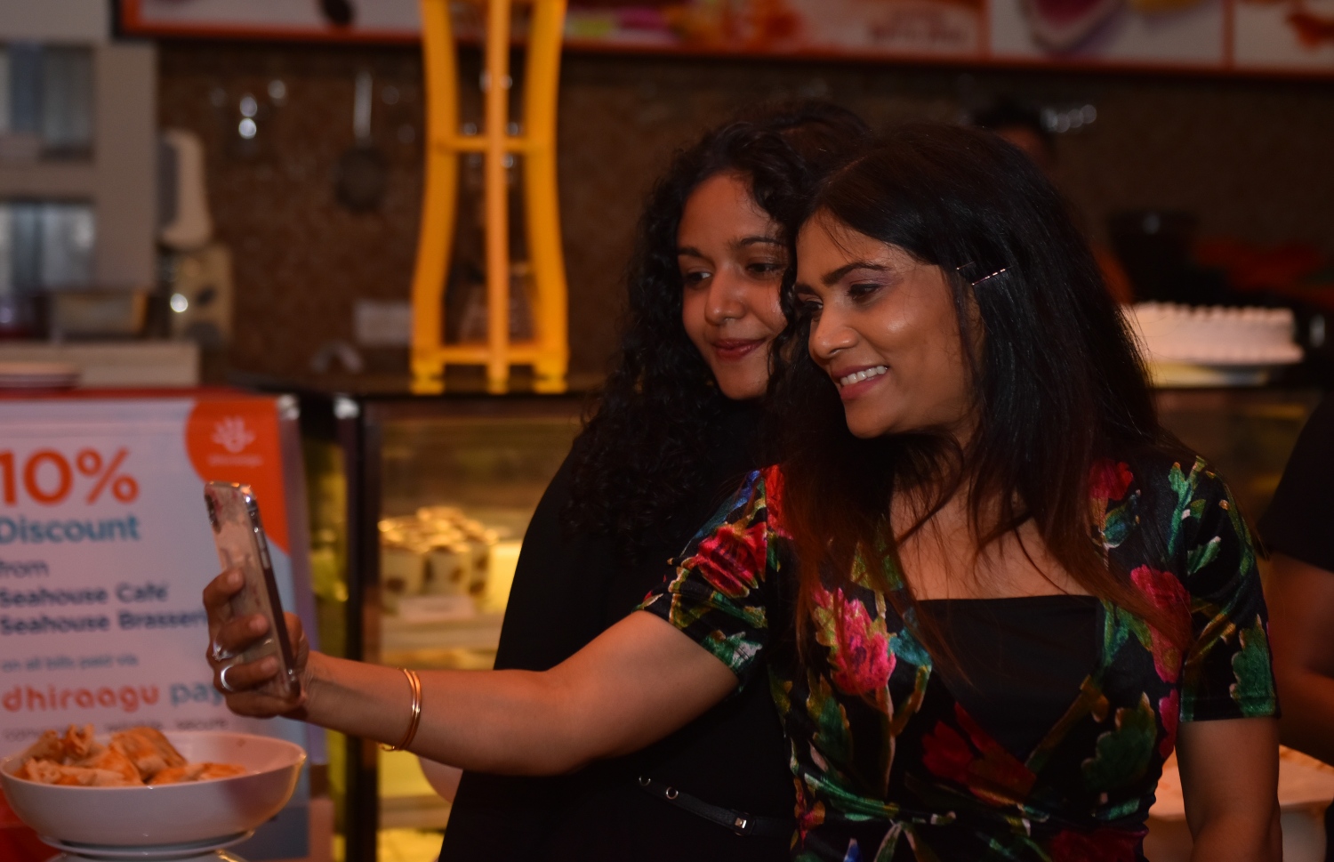 އޮގަސްޓް 7، 2018- ސީހައުސް ބްރެސަރީ: "ދޯ" މަޖައްލާގެ 12 ވަނަ އަދަދު ނެރުމުގެ ހަފުލާ -- ފޮޓޯ: އަހުމަދު ނިޝާތު/ މިހާރު