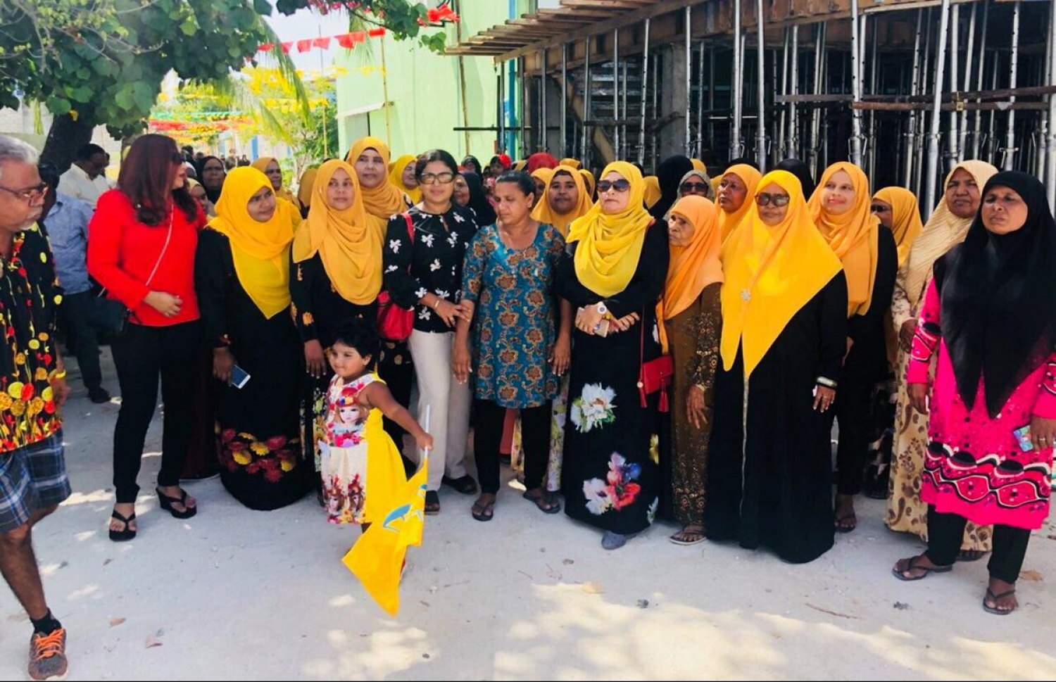 އިބޫގެ ރަނިންމޭޓް ފައިސަލަށް ހިންނަވަރުން މަރުހަބާ ކިޔުމަށް މިއަދު އެއްވި ބައެއް މީހުން.