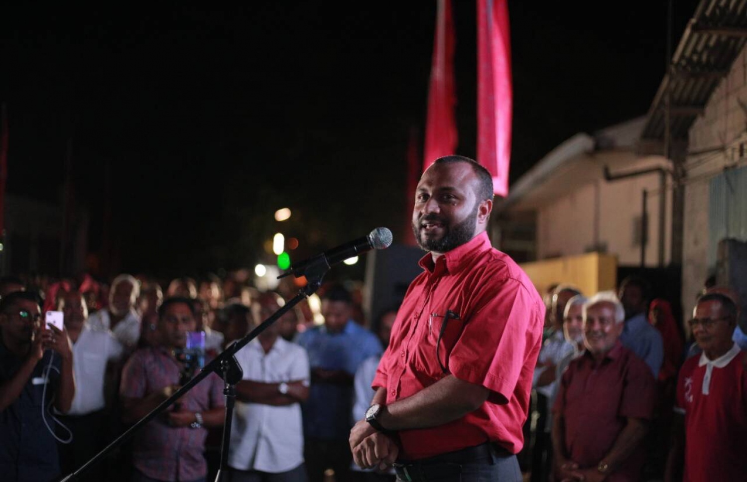 ފުވައްމުލަކުގައި ޕީޕީއެމްގެ އޮފީހެއް ހުޅުވުމަށް ރޭ ބޭއްވި ޖަލްސާގައި ޝަހީމް ވާހަކަ ދައްކަވަނީ.