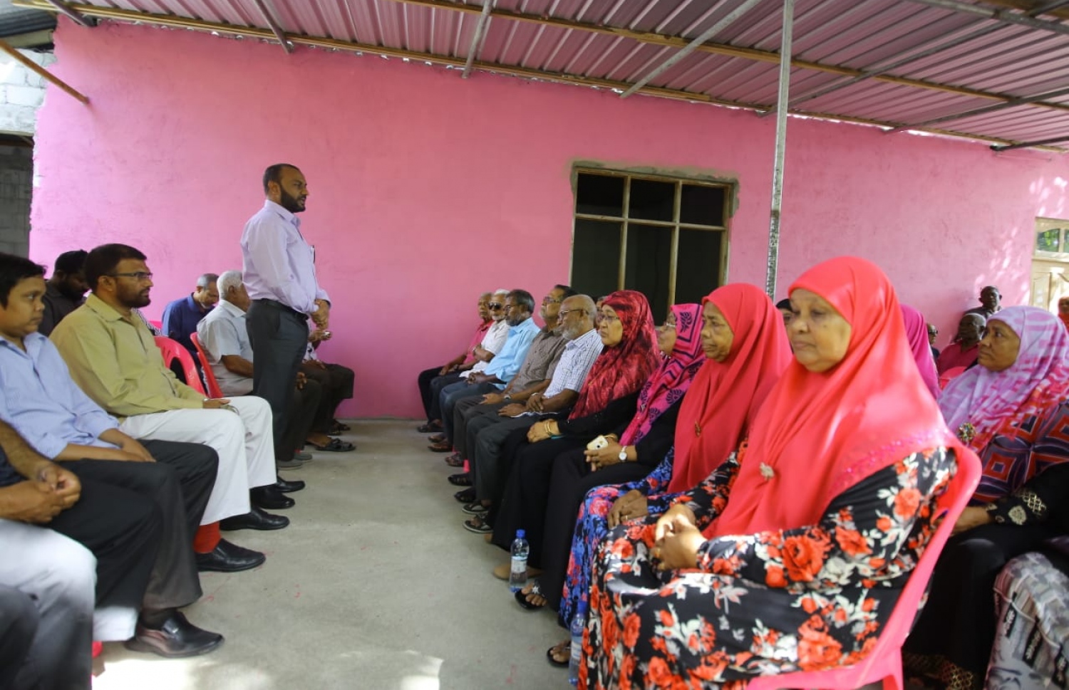 މި އަހަރުގެ ރިޔާސީ އިންތިޚާބުގެ ކެމްޕެއިނަށް، ރައީސް އަބްދުﷲ ޔާމީންގެ ރަނިންމޭޓް ޑރ. މުހައްމަދު ޝަހީމް އަލީ ސައީދު ފުވައްމުލަކަށް ކުރައްވަމުން ގެންދަވާ ދަތުރުގައި، އެ ސިޓީގެ ބަޔަކާ ބައްދަލު ކުރައްވަނީ.