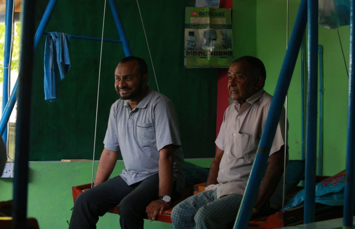 މި އަހަރުގެ ރިޔާސީ އިންތިޚާބުގެ ކެމްޕެއިނަށް، ރައީސް އަބްދުﷲ ޔާމީންގެ ރަނިންމޭޓް ޑރ. މުހައްމަދު ޝަހީމް އަލީ ސައީދު ފުވައްމުލަކަށް ކުރައްވަމުން ގެންދަވާ ދަތުރުގައި، އެ ސިޓީގެ ގެއަކަށް ވަޑައިގެން އުމުރުން ދުވަސްވީ މީހަކާ އެކު ވަގުތުކޮޅެއް ހޭދަ ކުރައްވަނީ