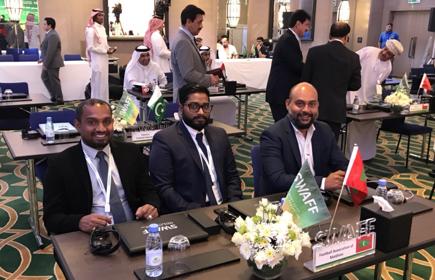 އޮލިމްޕިކް ކޮމިޓީގެ ރައީސް ޝަވީދު (ކ)، އެފްއޭއެމްގެ ރައީސް ބައްސާމް (މ) އަދި ޖެނެރަލް ސެކްރެޓަރީ ޖަވާޒް މިއަދުގެ ކޮންގްރެސްގައި ބައިވެރިވެވަޑައިގަންނަވަނީ.