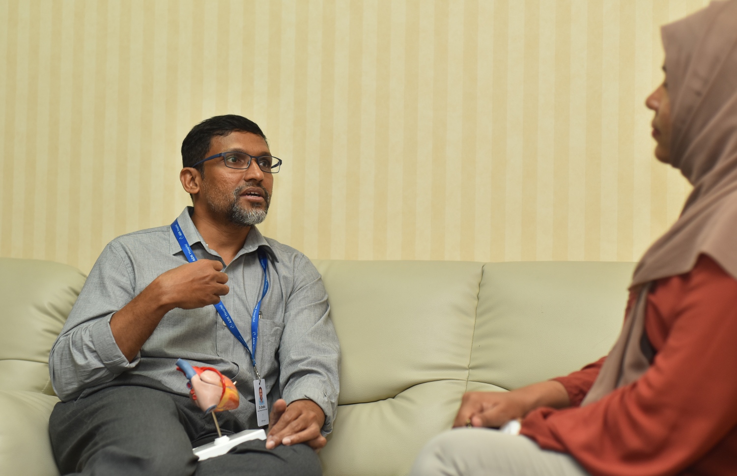 އޮޕަރޭޝަނާ ގުޅޭ ގޮތުން ޑރ. ޝާފިއު "މިހާރު"އާ ވާހަކަ ދައްކަވަނީ-- މިހާރު ފޮޓޯ: އަހުމަދު ނިޝާތު