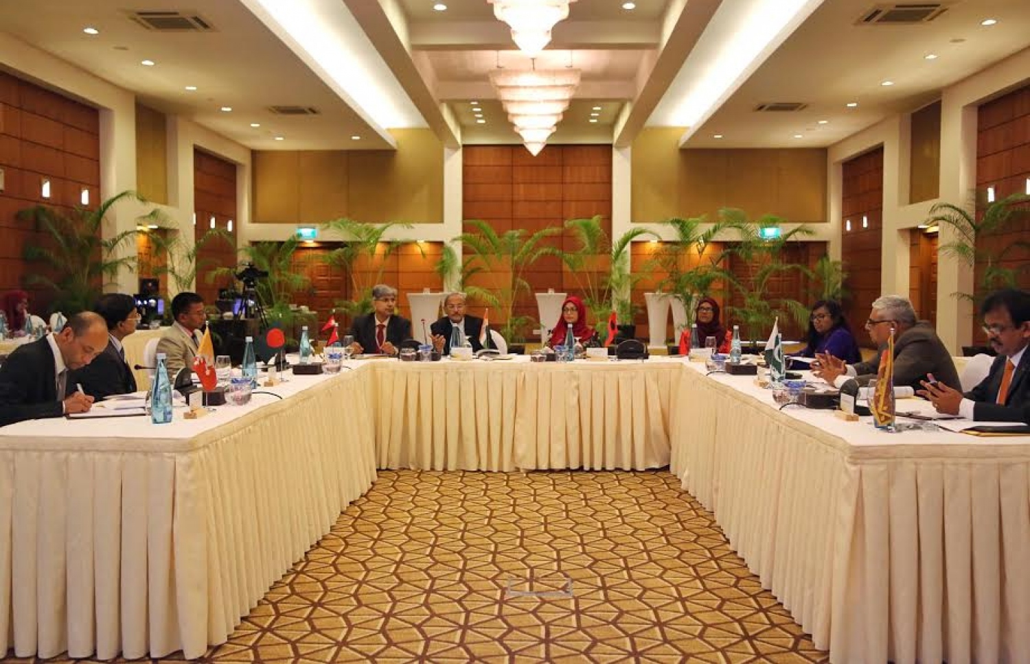 ސާކު ޕޭމަންޓް ކައުންސިލް ބައްދަލުވުމުގައި ގައުމުތަކުގެ މަންދޫބުން ބައިވެރިވަނީ. ފޮޓޯ: އެމްއެމްއޭ
