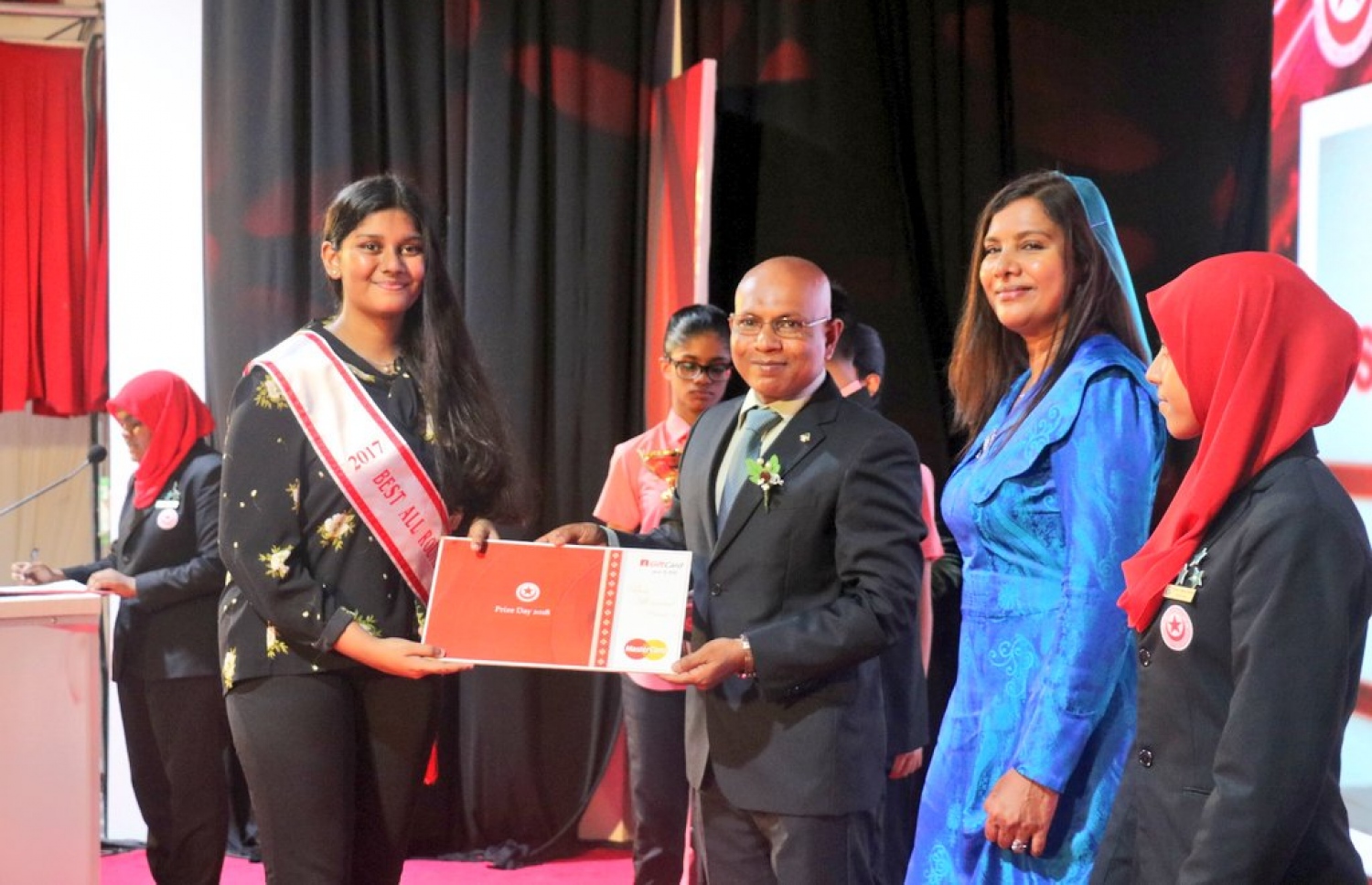 އިސްކަންދަރު ސްކޫލުން މިިދިޔަ އަހަރު ތިން ވަނަ ހޯދި ހައިބާ-- ފޮޓޯ: އެޑިއުކޭޝަން މިނިސްޓްރީ