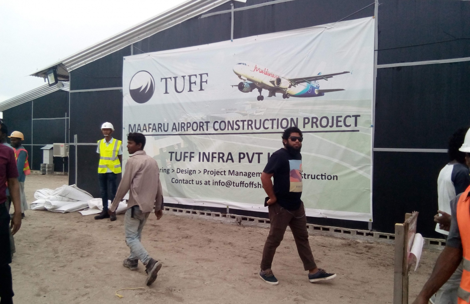 މާފަރު އެއާޕޯޓުގެ ކޮންސްޓްރަކްޝަން ސައިޓު: އެއާޕޯޓުގެ މަސައްކަތް މިއަހަރުގެ ނިޔަލަށް ނިމޭނެ -- މިހާރު ފޮޓޯ / ހަސަން މުހައްމަދު