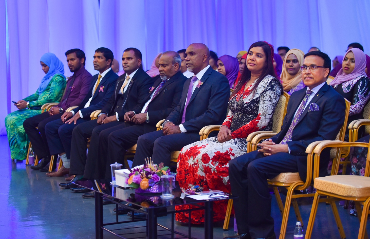 ހިރިޔާ ސްކޫލުގެ މިދިޔަ އަހަރު އިނާމު ދިނުމުގެ ޖަލްސާގައި އެޑިއުކޭޝަން މިނިސްޓްރީގެ އިސްބޭފުޅުން ބައިވެރިވެވަޑައިގަންނަވަނީ.---ފޮޓޯ: ހުސައިން ވަހީދު/މިހާރު