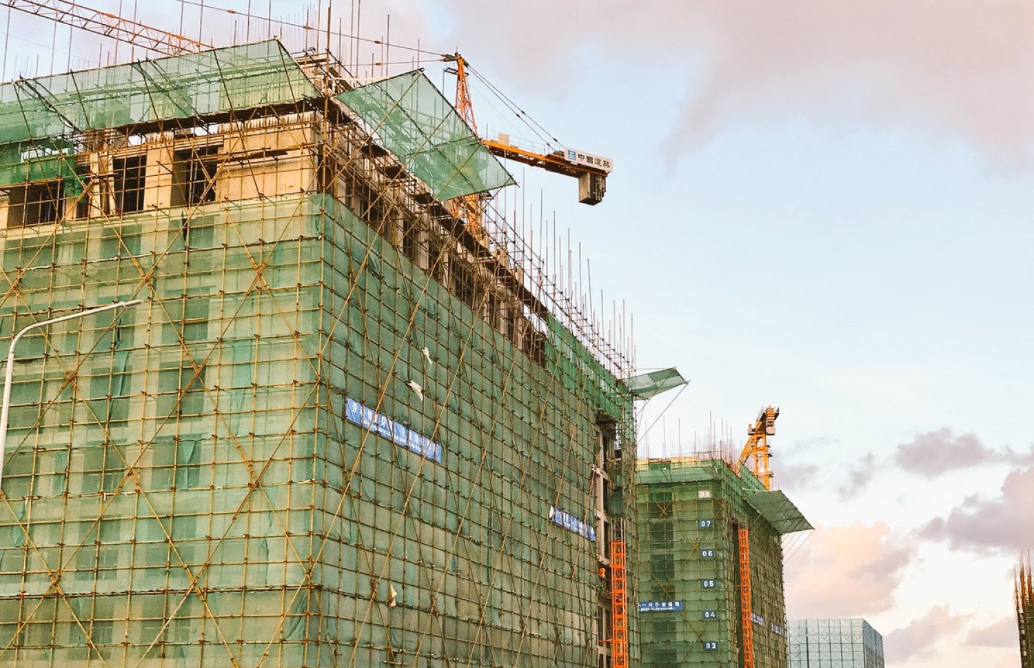 ހުޅުމާލޭގެ ދެވަނަ ފިޔަވަހީގައި ތަރައްގީ ކުރަމުން އަންނަ ހައުސިން ޔުނިޓްތަކެއް.