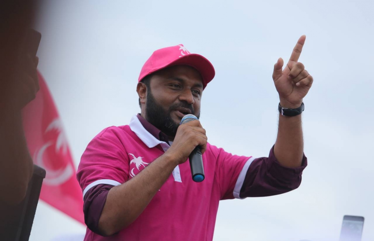 ޑރ. ޝަހީމް އިސްވެ، ތިނަދޫގައި ބޭއްވި ހިނގާލުން