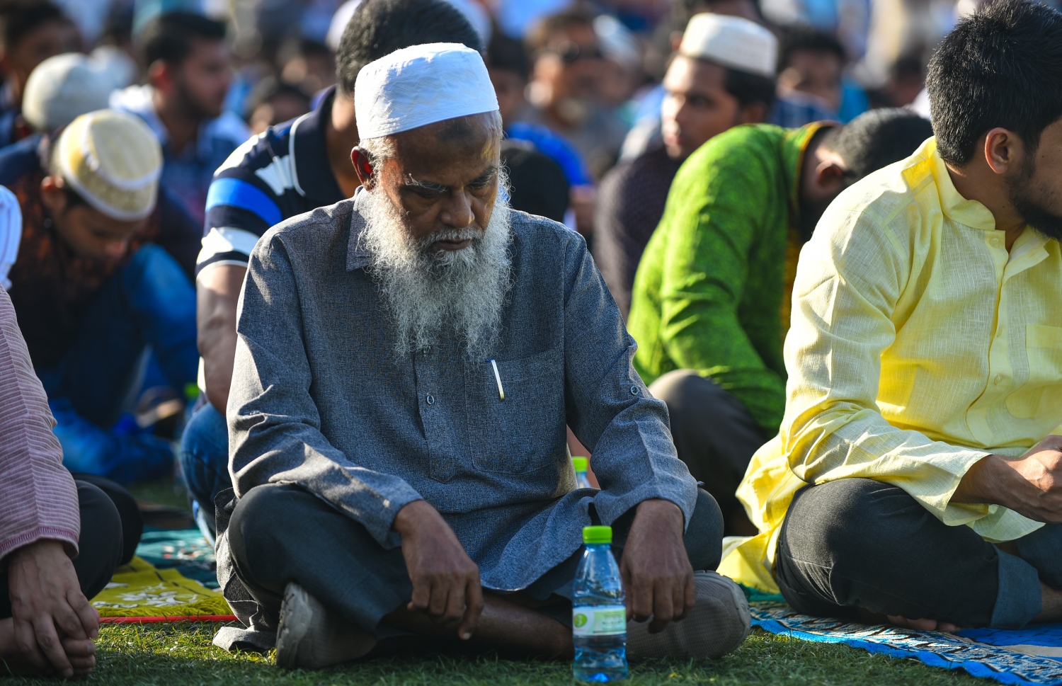 މާލެ: އޯގަސްޓް 21، 2018- މާފަންނު ސްޓޭޑިއަމްގައި ބޮޑު ޖަމާއަތުގައި މިއަދު ކުރި އަޟްހާ އީދު ނަމާދުގައި ބައިވެރިވި ބައެއް މީހުން.---ފޮޓޯ: ހުސައިން ވަހީދު/މިހާރު