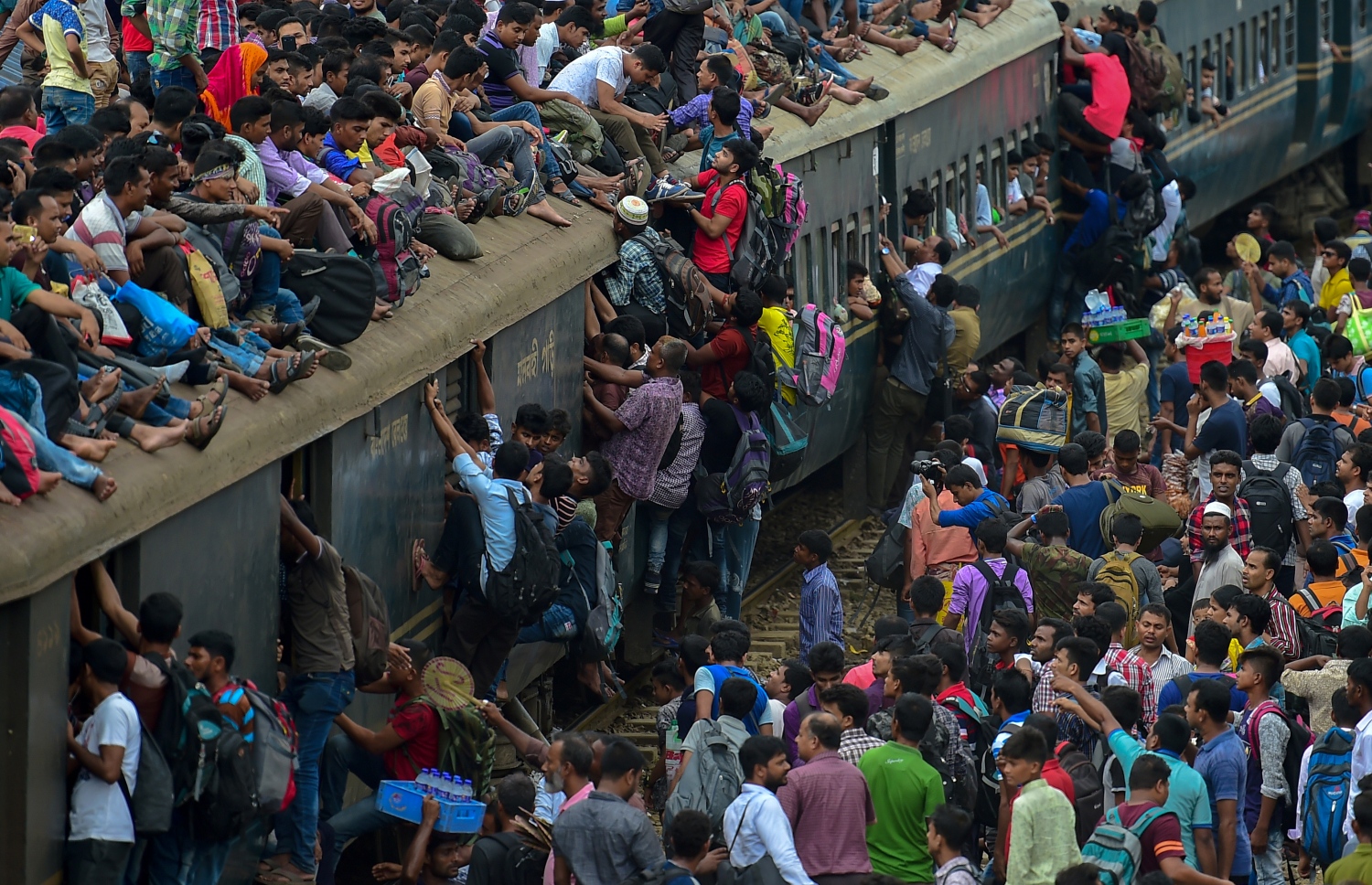 ދުނިޔޭގެ އެކި ހިސާބުތަކުގައި އަޟްހާ އީދު ފާހަގަ ކުރުން