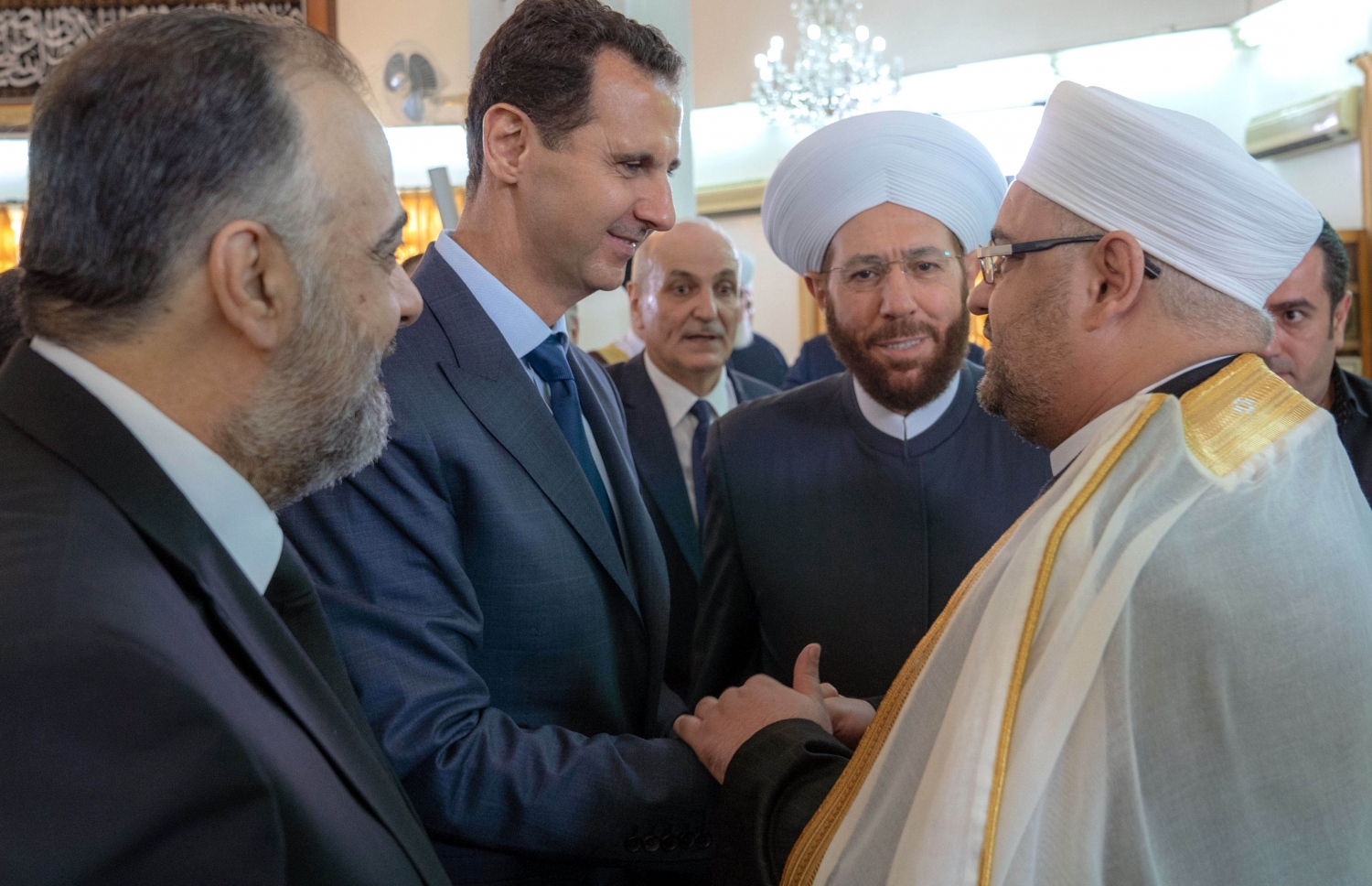 ސީރިއާގެ ރައީސް ބައްޝާރުލް އަސަދު (މ) މިއަދު އީދު ސަލާމް ކުރައްވަނީ. --ފޮޓޯ:އޭއެފްޕީ