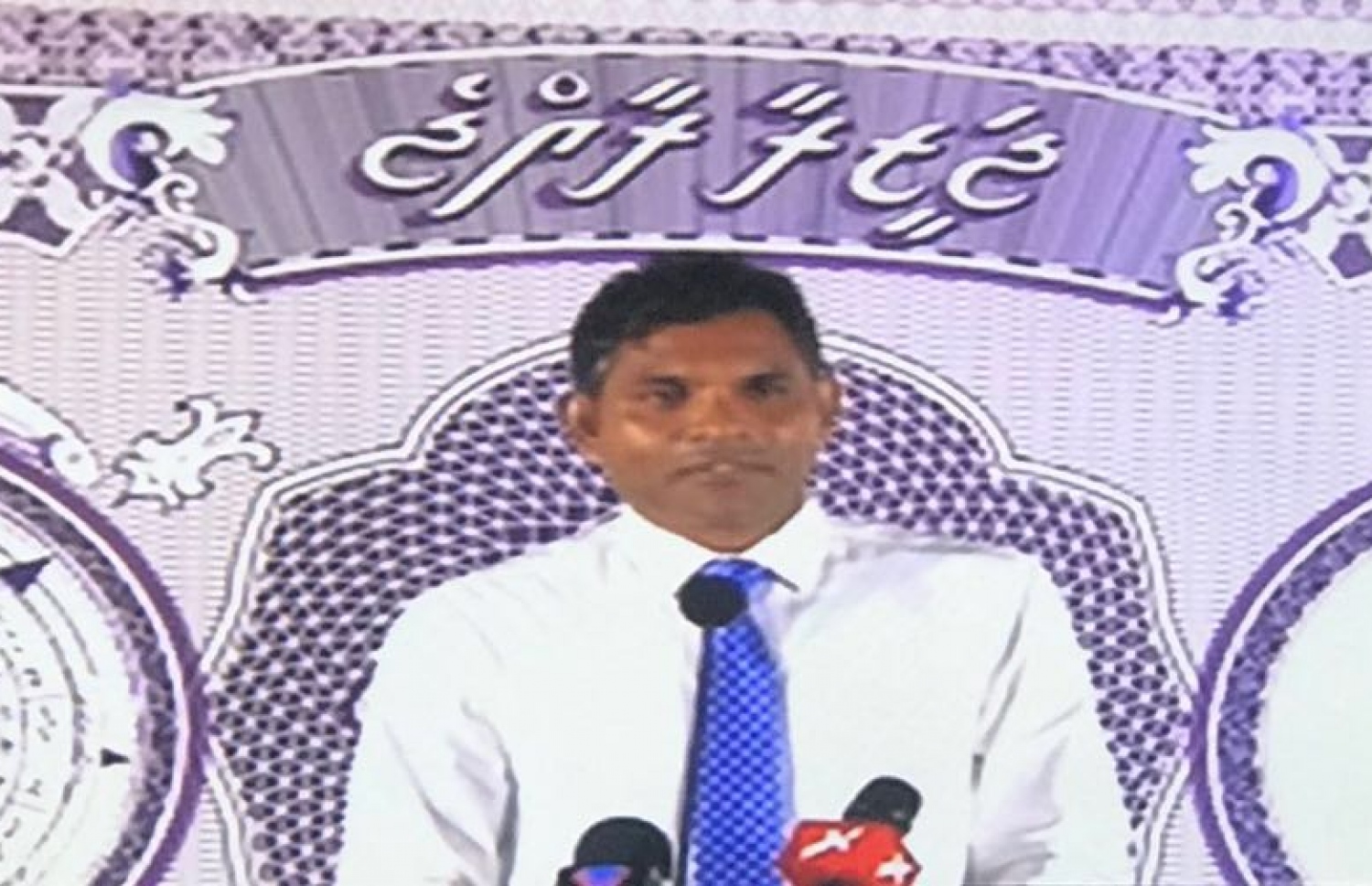 ރޭގެ ޖަލްސާގައި ފައިސަލް ވާހަކަ ދައްކަވަނީ.