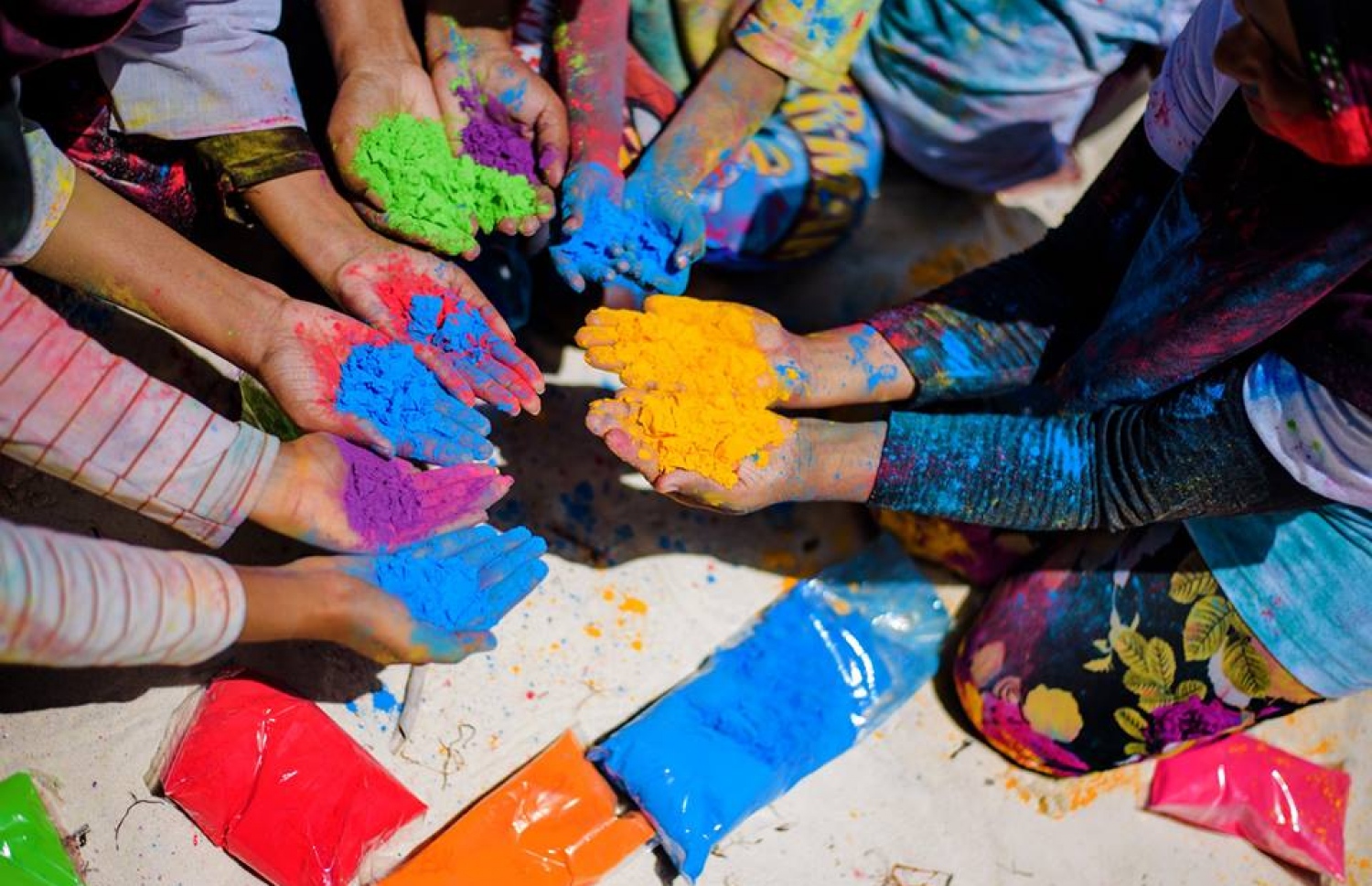 ބޮޑު އީދު ފާހަގަކުރަން ކުލަ ޖެހުމުގެ ހަރަކާތެއްގައި ބަޔަކު ބައިވެރިވަނީ: ދިވެހިންގެ ތެރޭގައި އަލަށް މަގްބޫލުވަމުންދާ ޓްރެންޑެއް. ފޮޓޯ: ހަމްދާ ރަމީޒު/ ވިންކް އަ ޕިކް