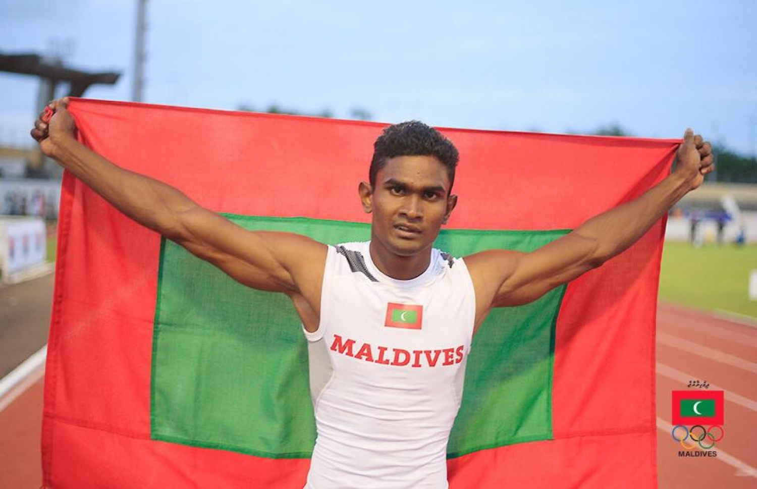 ދުވުންތެރިޔާ ހަސަން ސާއިދު: 2015 ވަނަ އަހަރުގެ އިންޑިއަން އޯޝަން އައިލެންޑް ގޭމްސް އިން ރަން މެޑެއްޔެއް ހޯދި. --ފޮޓޯ: އޮލިމްޕިކް ކޮމިޓީ