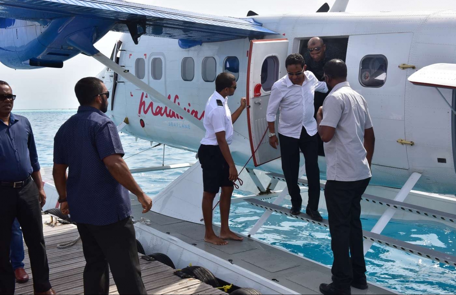 ފ.ފީއަލި: އޮގަސްޓް 25، 2018- ރައީސް އަބްދުﷲ ޔާމީން މި ރަށަށް އެއާޓެކްސީގައި ފައިބާވަޑައިގަންނަވަނީ---ފޮޓޯ: ރައީސް އޮފީސް