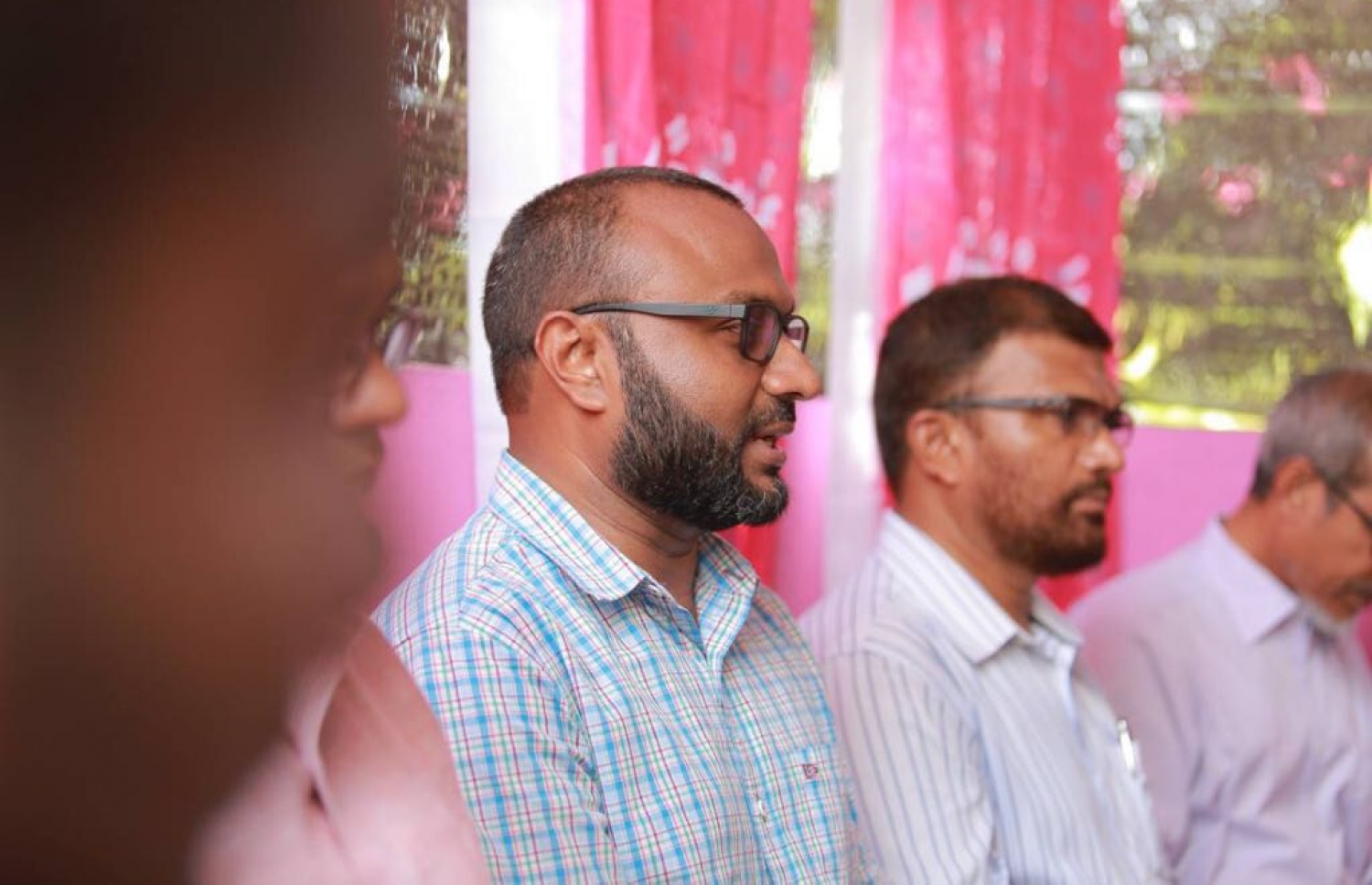 ލ. އަތޮޅު: އޮގަސްޓް 26، 2018- ޕީޕީއެމްގެ ރިޔާސީ ކެންޑިޑޭޓް ރައީސް ޔާމީންގެ ރަނިންމޭޓް ޑރ. ޝަހީމް (މ) މި އަތޮޅުގެ ރަށަކަށް ވަޑައިގެން އެ ޕާޓީގެ ބަޔަކާ ބައްދަލުކުރައްވަނީ.---ފޮޓޯ: ޕީޕީއެމް