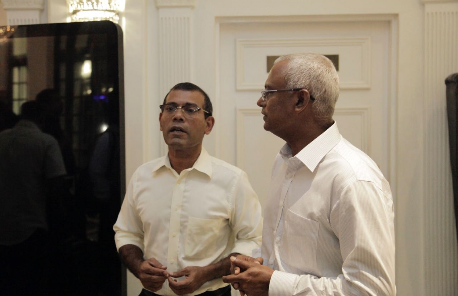 ރައީސް އިބްރާހިމް މުހައްމަދު ސޯލިހާއި ރައީސް މުހައްމަދު ނަޝީދު މަޝްވަރާ ކުރައްވަނީ -- ފޮޓޯ: މިހާރު