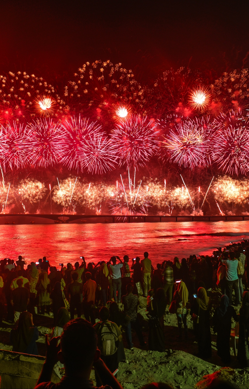 އޮގަސްޓް 30، 2018- މާލެ އާއި ހުޅުލެއާ ދެމެދު އަޅާފައިވާ ސިނަމާލެ ބްރިޖު ރަސްމީކޮށް ހުޅުވުމުގެ ތާރީޚީ ހަވާއެރުވުމުގެ ތެރެއިން.---ފޮޓޯ: ހުސައިން ވަހީދު/މިހާރު