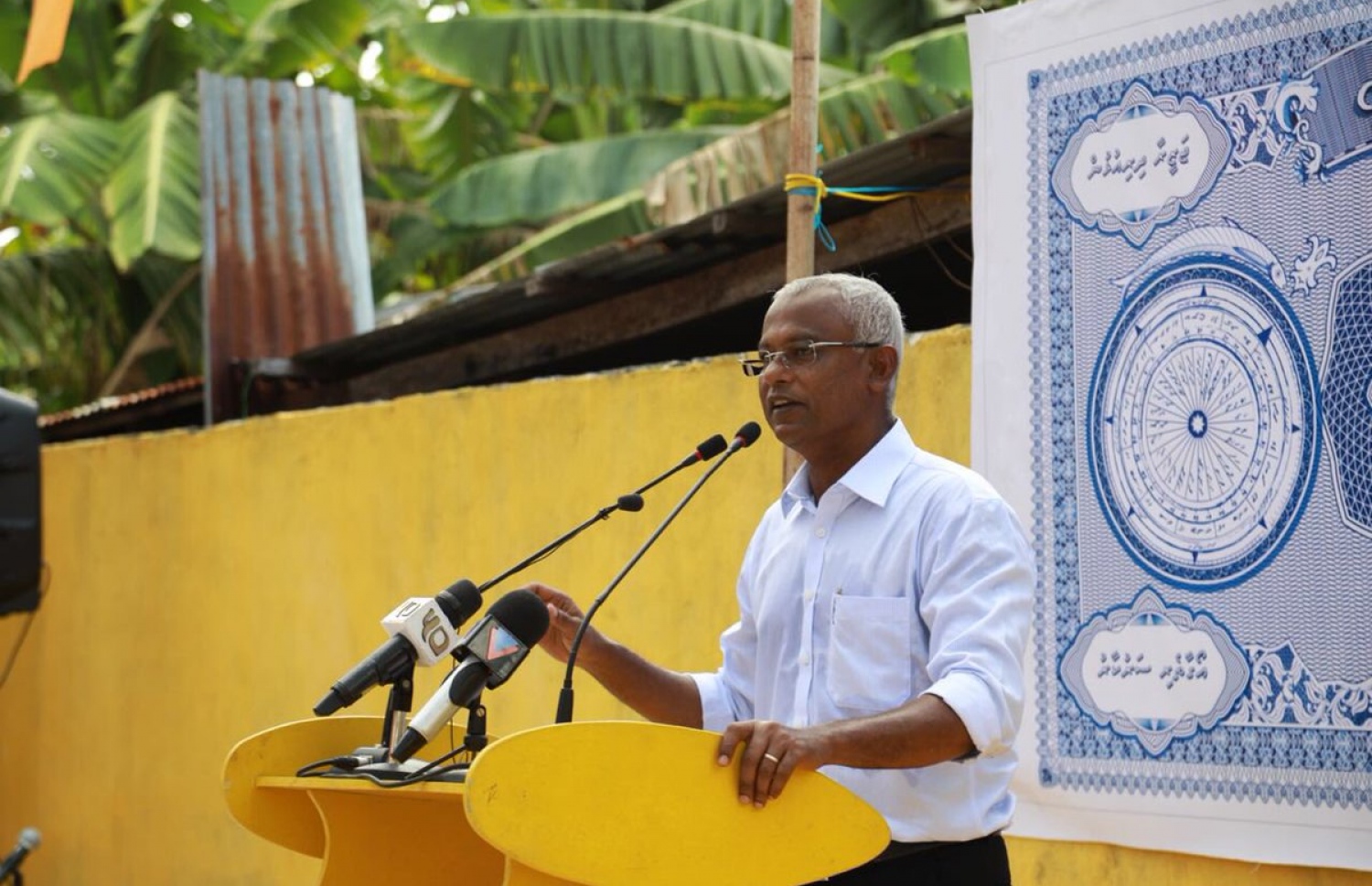 އިދިކޮޅު ކެންޑިޑޭޓު އިބޫ މިއަދު ގދ. ވާދޫގައި ވާހަކަ ދައްކަވަނީ. - ފޮޓޯ: އެމްޑީޕީ