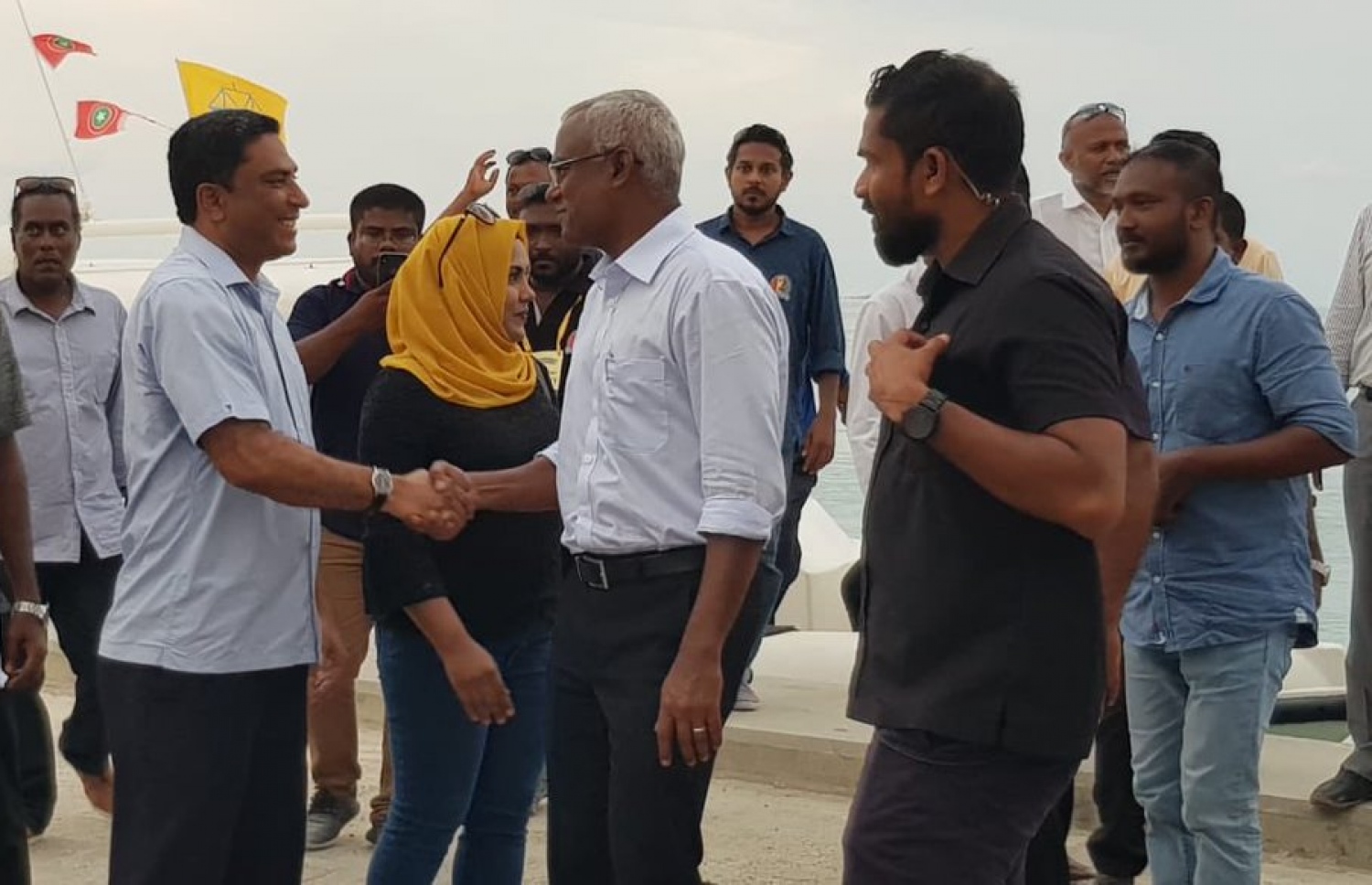 އިބޫ މިއަދު ތިނަދު އަށް ވަޑައިގެން، ސައުދުﷲ އާ ސަލާމް ކުރައްވަނީ. - ފޮޓޯ: އެމްޑީޕީ