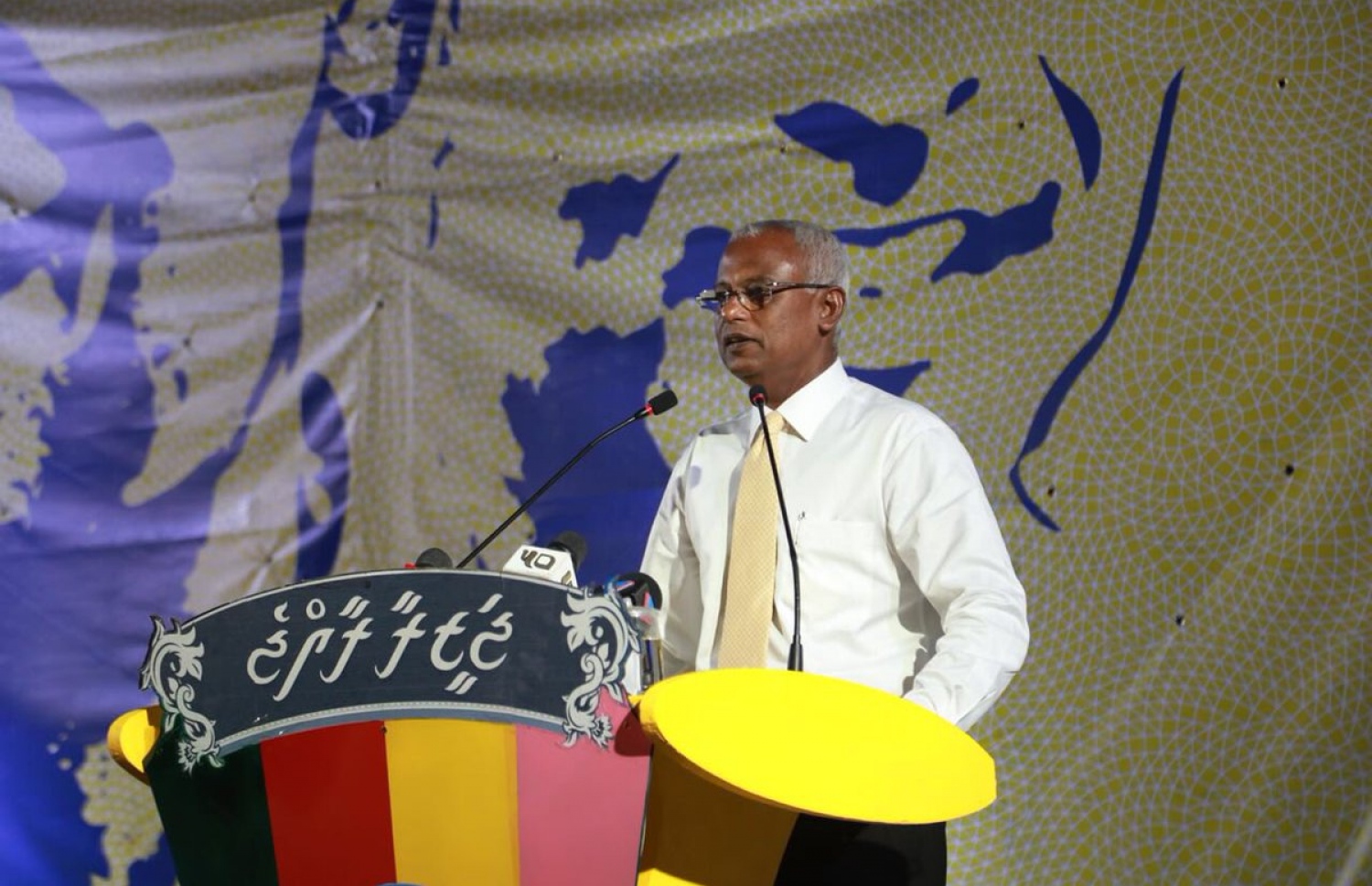 ތިނަދޫގައި ބޭއްވި ޖަލްސާގައި އިބޫ ވާހަކަ ދައްކަވަނީ. - ފޮޓޯ: އެމްޑީޕީ