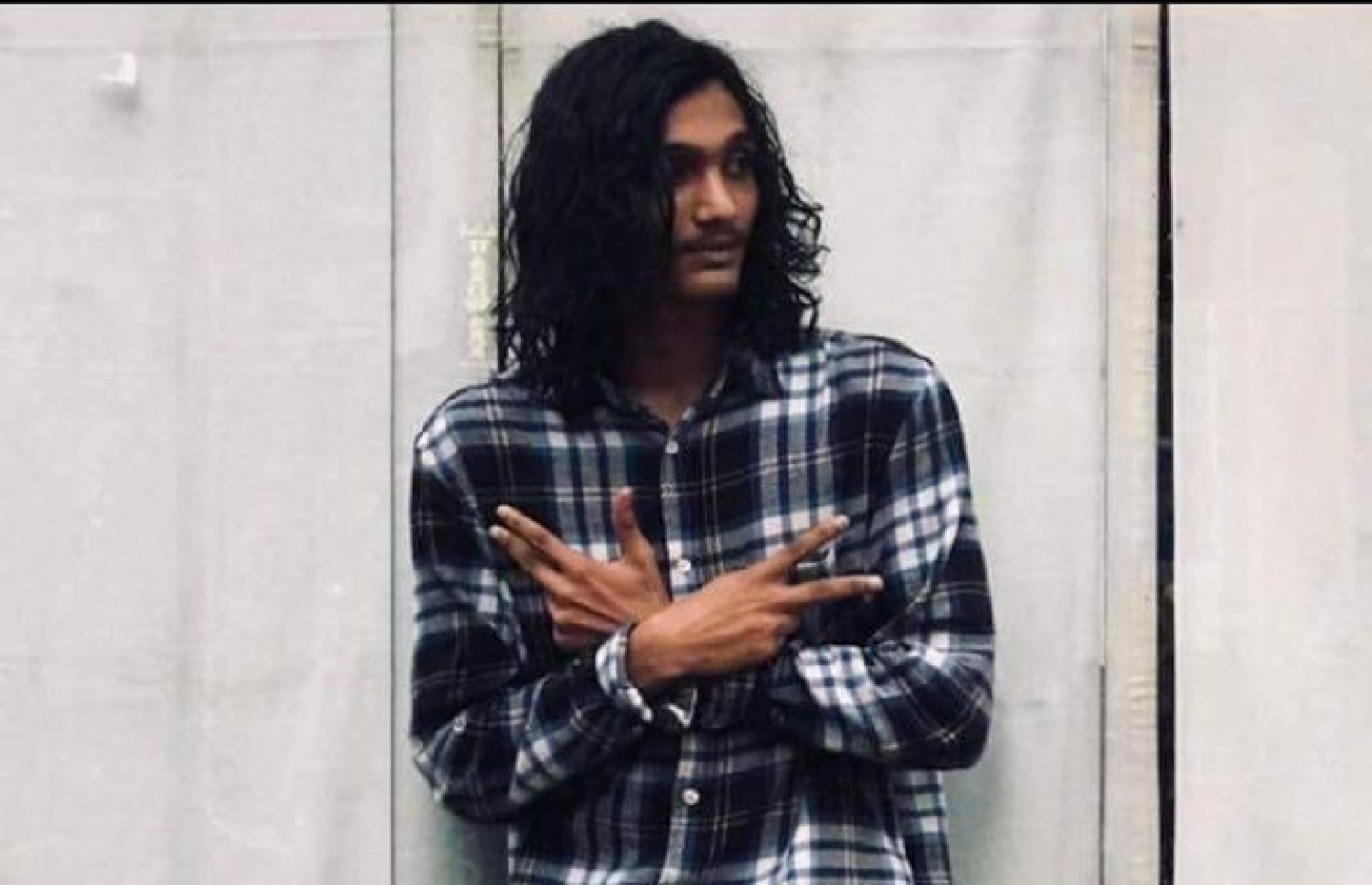 ތޫނު އެއްޗަކުން ހަމަލާދީ މަރާލި އިއްބެ.--