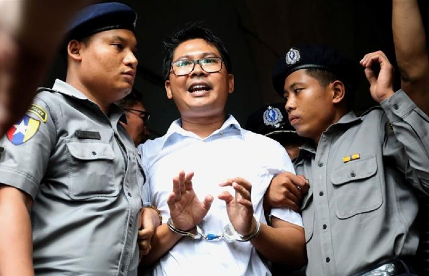 ރޮއިޓާސްގެ ނޫސްވެރިޔާ ވަ ލޯން ހުކުމަށް ފަހު ކޯޓުން ނެރެނީ. --ފޮޓޯ:ރޮއިޓާސް