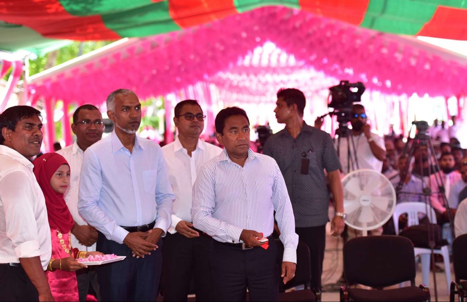 މަހިބަދޫގެ މަގު ހެދުމުގެ މަޝްރޫއުގެ ނިމުން ފާހަގަކުރެއްވުމުގެ ރަސްމިއްޔާތުގައި ރައީސް ޔާމީން ބައިވެރިވެވަޑައިގަންނަވަނީ. --ފޮޓޯ: ރައީސް އޮފީސް