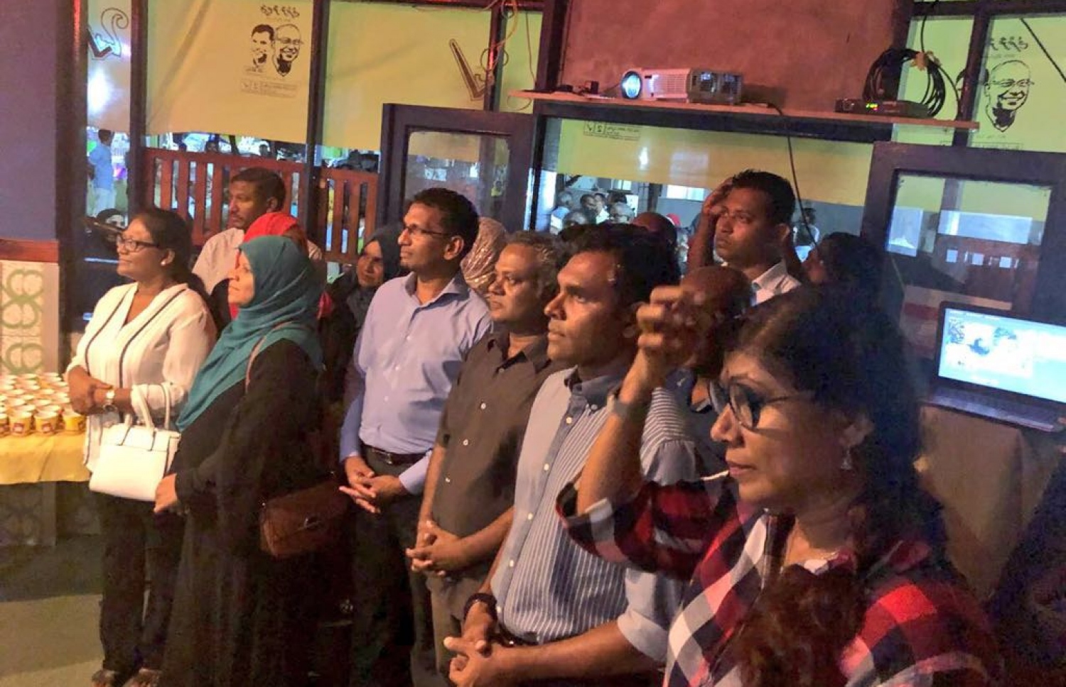 ހުޅުމާލޭގައި އިދިކޮޅު ކޯލިޝަނުން ޖަގަހަ ހުޅުވުމުގެ ރަސްމިއްޔާތުގައި ފައިސަލް (ވައަތުން ދެ ވަނައަށް) އާއި ކޯލިޝަނުގެ ބައެއް އިސްވެރިން ބައިވެރިވެ ވަޑައިގަންނަވަނީ