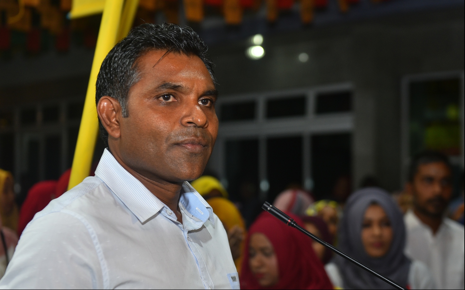 މާލެ: ސެޕްޓެމްބަރު 4، 2018- މި މަހުގެ 23 ގައި ބާއްވާ ރިޔާސީ އިންތިޚާބުގެ ކެމްޕެއިނަށް މާލޭގައި މިރޭ ހުޅުވި ދެ ޖަގަހައިގެ ތެރެއިން އެއް ޖަގަހައިގައި، އެ ކޯލިޝަންގެ ރިޔާސީ ކެންޑިޑޭޓް އިބްރާހިމް މުހައްމަދު ސޯލިހް (އިބޫ) ގެ ރަނިންމޭޓް ފައިސަލް ނަސީމް ވާހަކަ ދައްކަވަނީ.---ފޮޓޯ: އަހުމަދު ނިޝާތު/މިހާރު