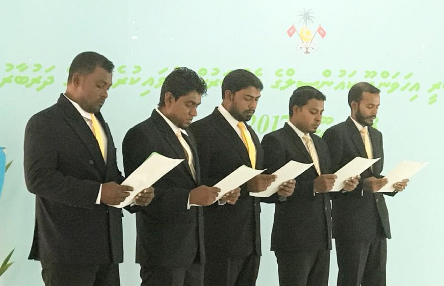 އިހަވަންދޫ ފަސް ކައުންސިލަރުން ހުވާ ކުރެއްވުން--