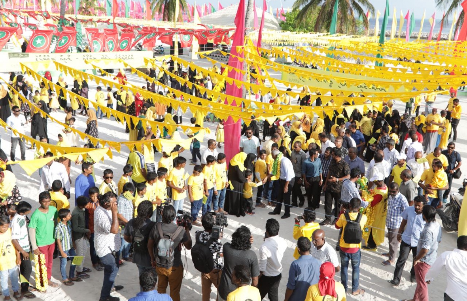 އިބޫ އިހަވަންދޫއަށް ވަޑައިގަތުމުން ހޫނު މަރުހަބާއެއް ދެއްނެވުން-- ފޮޓޯ: އެމްޑީޕީ