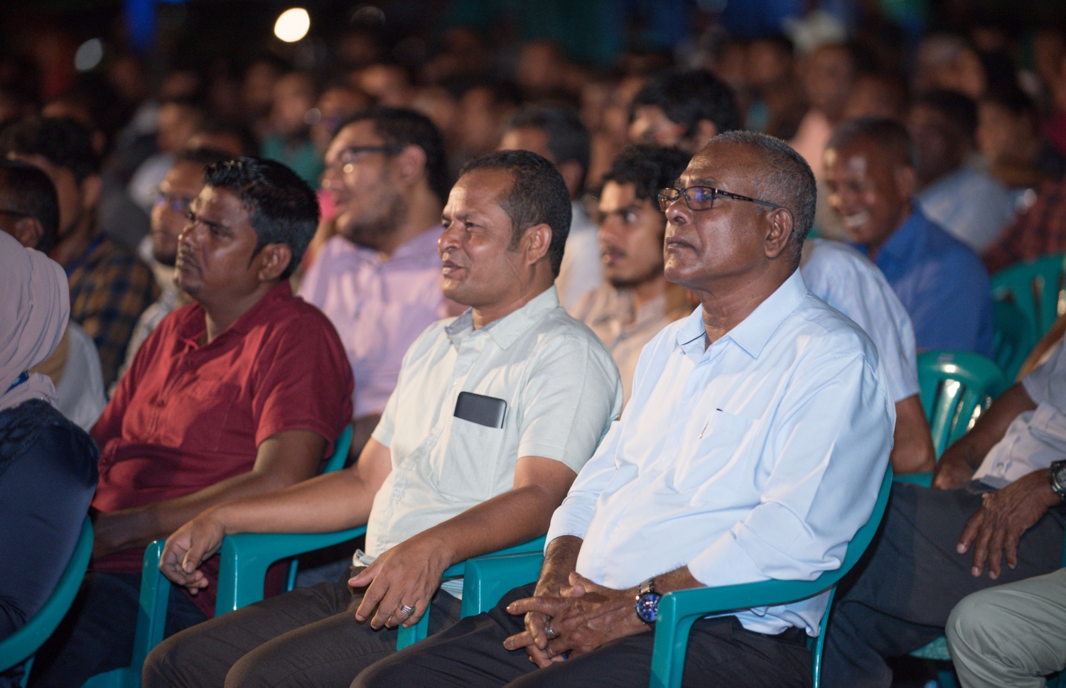 މާލެ: ސެޕްޓެމްބަރު 6، 2018- ޗައިނާ ސަރުކާރުން ރާއްޖެ އަށް 35 ޖަނަރޭޓަރު ހަދިޔާކުރުން ފާހަގަކުރުމުގެ ގޮތުން ޖުމްހޫރީ މައިދާނުގައި "24 ގަޑިއިރު ކަރަންޓު ޔަގީން" ގެ ނަމުގައި ބޭއްވި ޖަލްސާގެ ތެރެއިން.---ފޮޓޯ: ހުސައިން ވަހީދު/މިހާރު