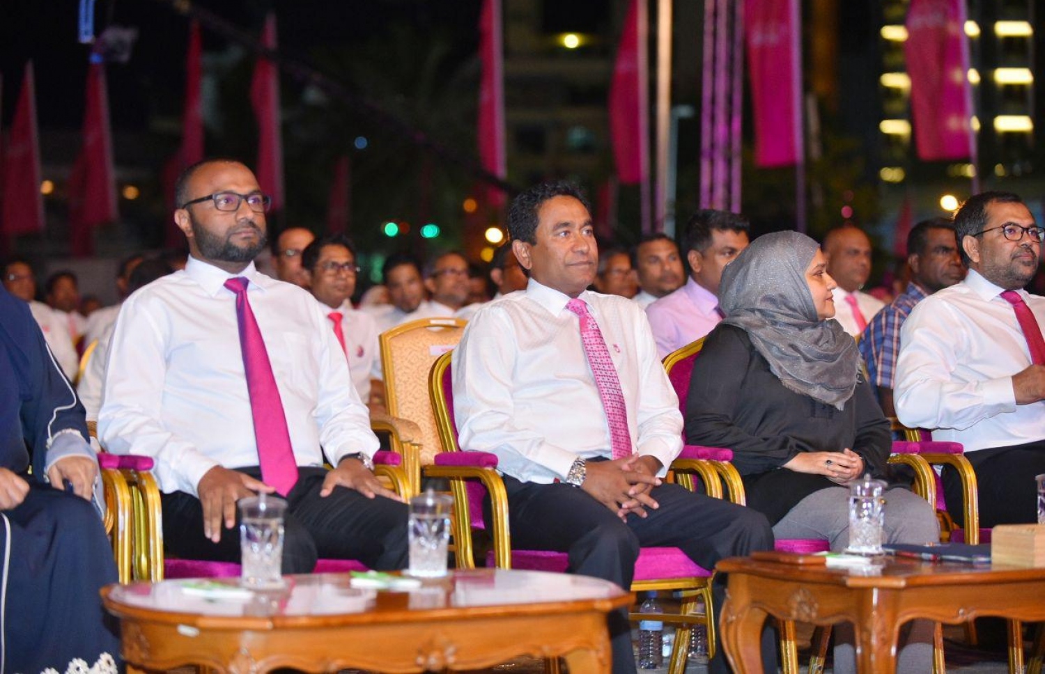 ޕީޕީއެމްގެ ޖަލްސާގައި ރައީސް ޔާމީނާއި ޝަހީމް: ގައުމާއި ދީނަށް ގެއްލުންވާ އެއްވެސް ކަމެއް ރައީސް ޔާމީން ނުކުރައްވާނެ ކަމަށް ޝަހީމް ވިދާޅުވި. -- ފޮޓޯ: އަހުމަދު ނިޝާތު/ މިހާރު