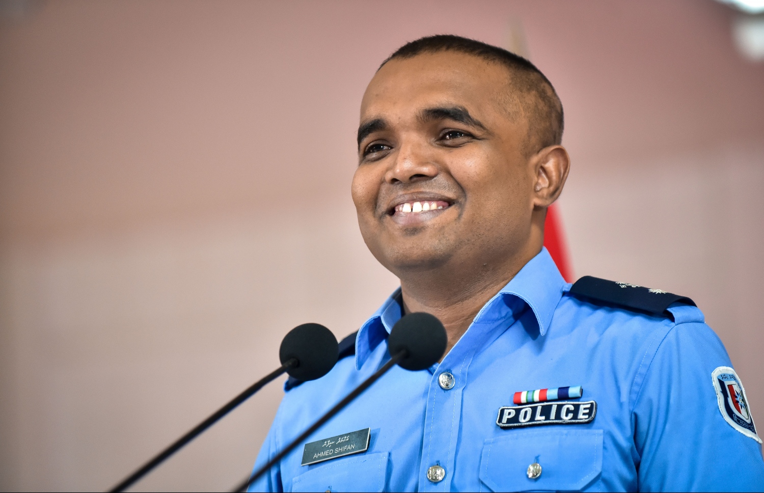 ޝިފާން މިއަދު ނޫސްވެރިންނާ ވާހަކަ ދައްކަވަނީ. -- މިހާރު ފޮޓޯ: ނިޝާން އަލީ