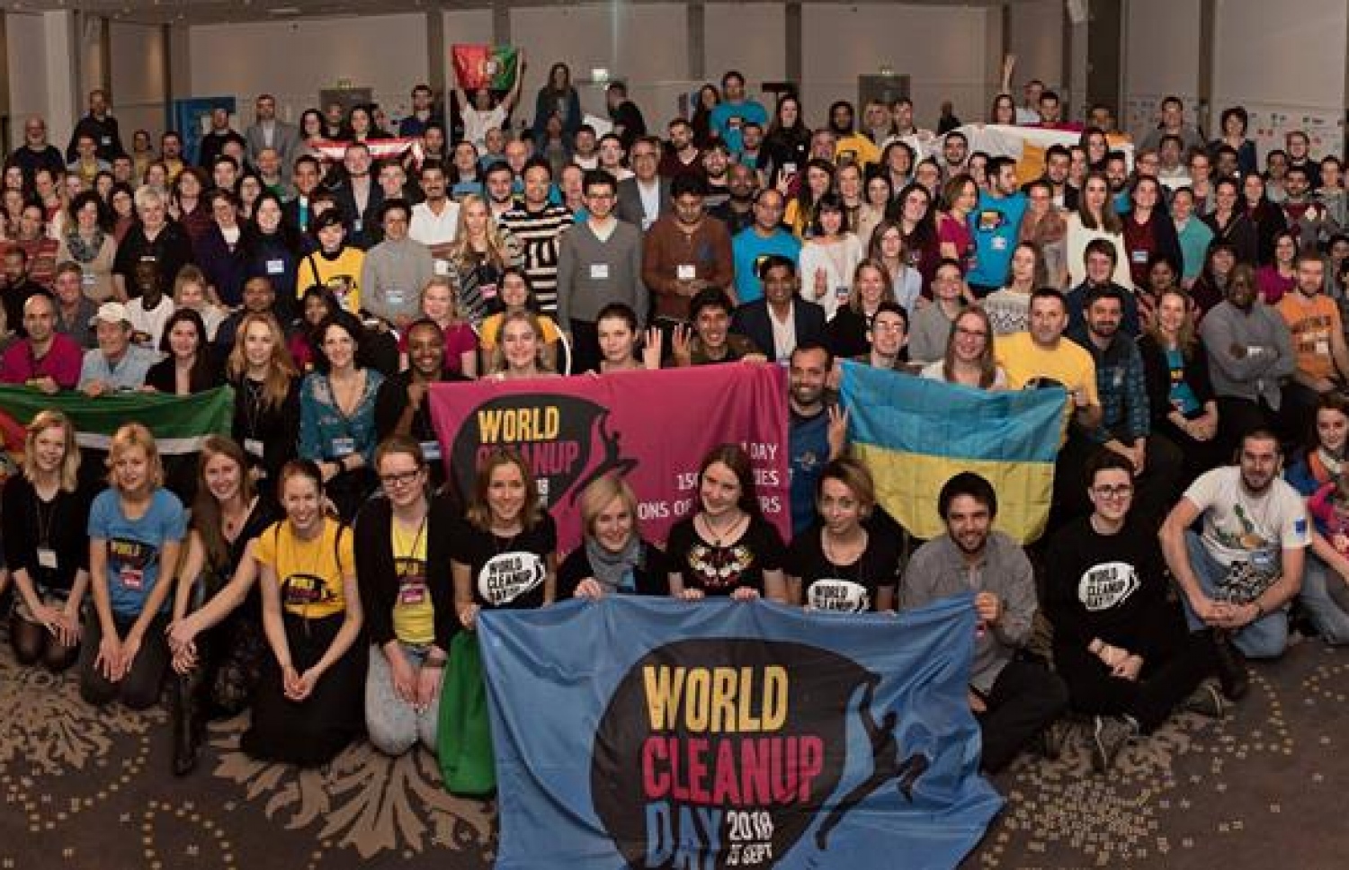 މީގެ ކުރިން ބޭއްވި ދުނިޔެ ސާފުކުރުމުގެ ހަރަކާތެއްގެ ތެރެއިން