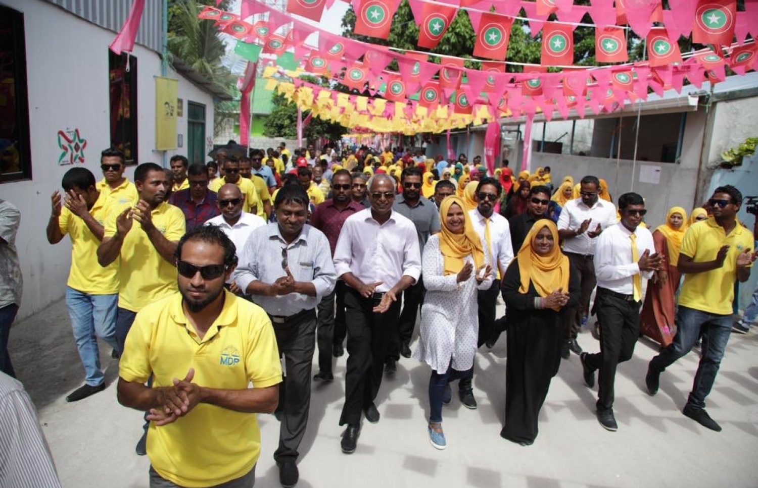 އިބޫ މިއަދު ތޮއްޑު އަށް ވަޑައިގެން، ހިންގަވާފައި ހަރުގެއަށް ވަޑައިގަންނަވަނީ. - ފޮޓޯ: އެމްޑީޕީ