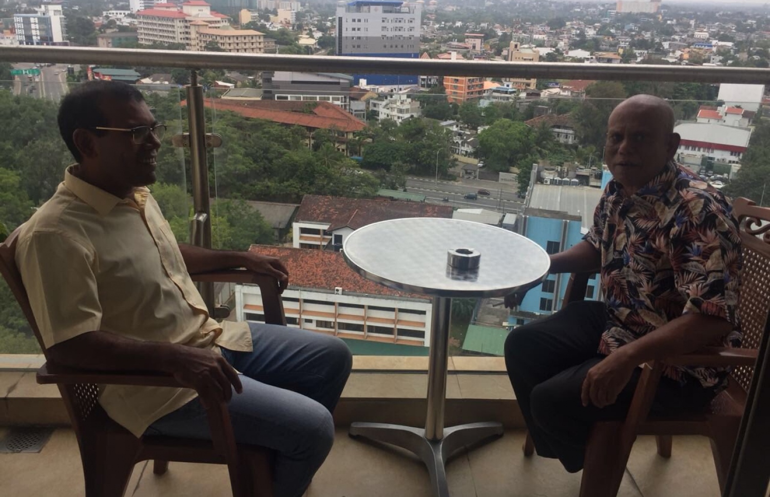 ހިޔަލީ ރައީސް ނަޝީދާ، ސްރީ ލަންކާގައި ދާދި ފަހުން ބައްދަލުކުރެއްވި ފޮޓޯ