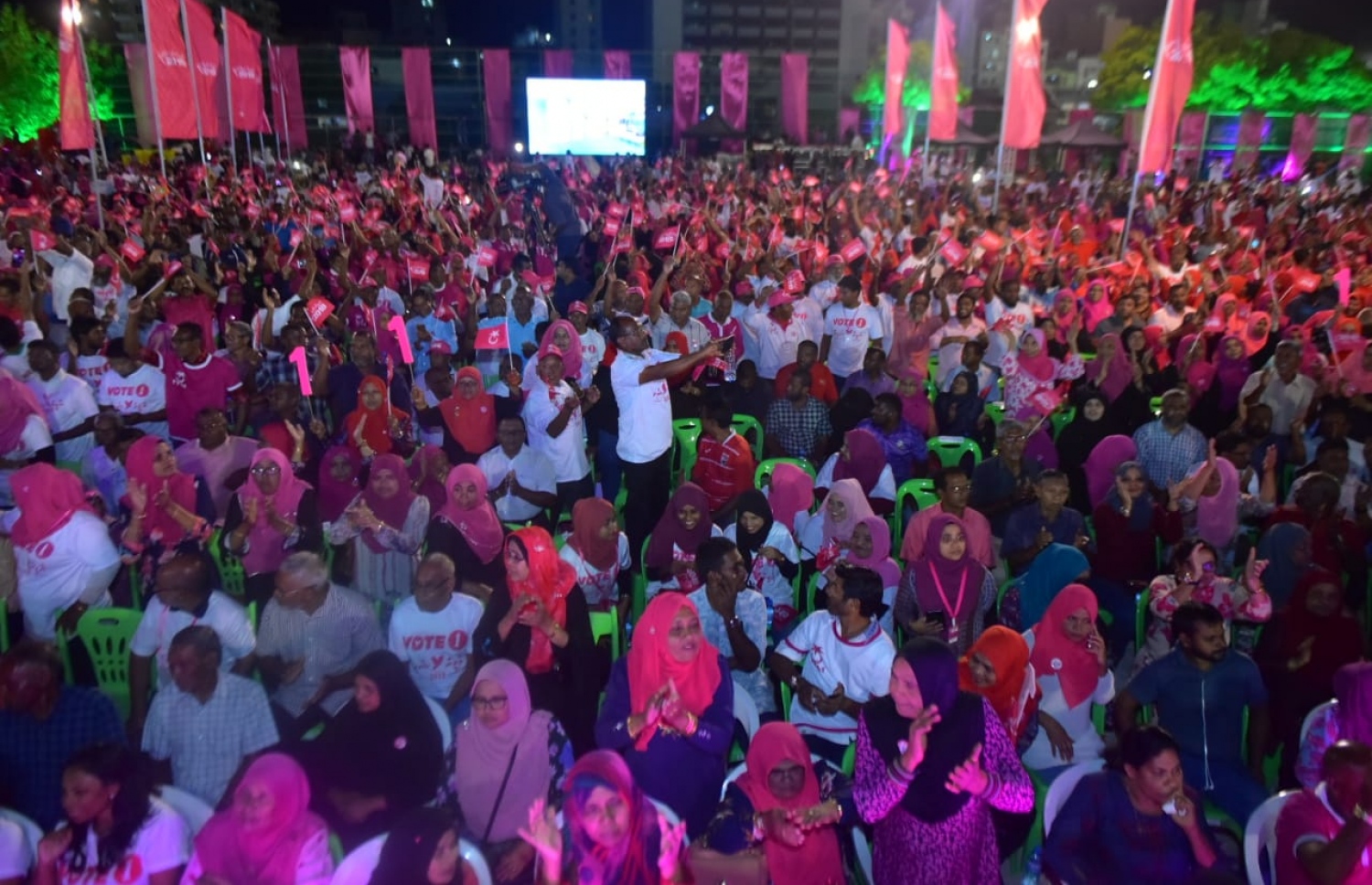 މިރޭގެ ޖަލްސާގައި ޕީޕީއެމް ސަޕޯޓަރުން -- މިހާރު ފޮޓޯ: އަހުމަދު ނިޝާތު